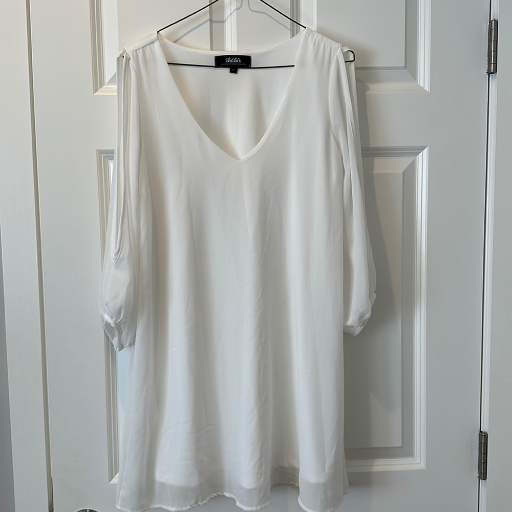 Lulus white size xs dress with sleeves